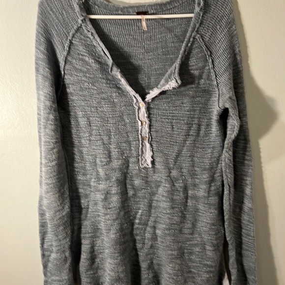 Free People Tops - Free people long sleeves top size large blue